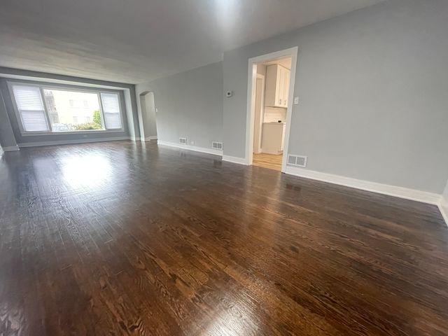 8023 S Yates Boulevard, Chicago, IL 60617