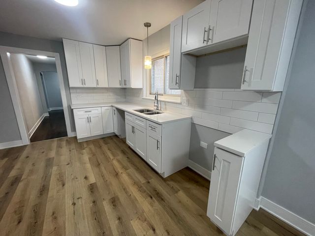 8023 S Yates Boulevard, Chicago, IL 60617