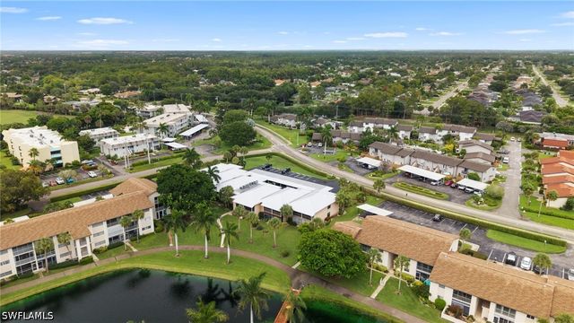 195 Cypress WAY E 8, Naples, FL 34110