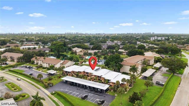 195 Cypress WAY E 8, Naples, FL 34110