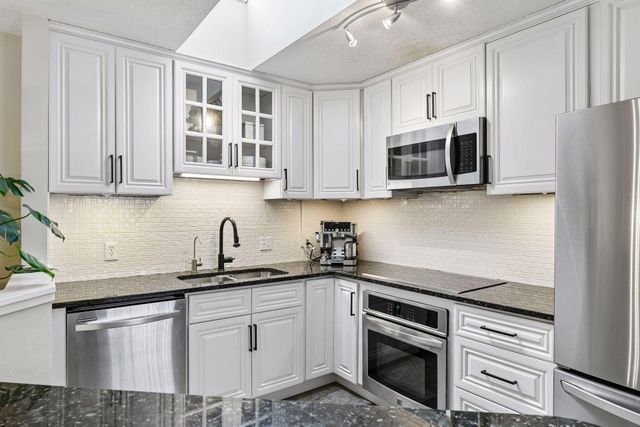 5091 Arrowood Lane N, Plymouth, MN 55442