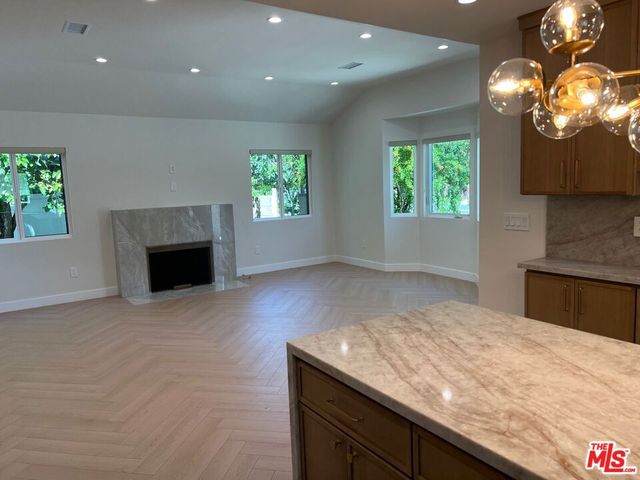 13338 Magnolia Boulevard, Sherman Oaks, CA 91423