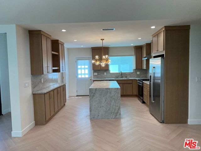 13338 Magnolia Boulevard, Sherman Oaks, CA 91423