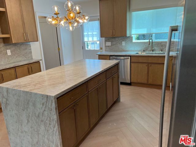 13338 Magnolia Boulevard, Sherman Oaks, CA 91423