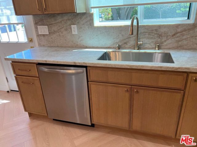 13338 Magnolia Boulevard, Sherman Oaks, CA 91423