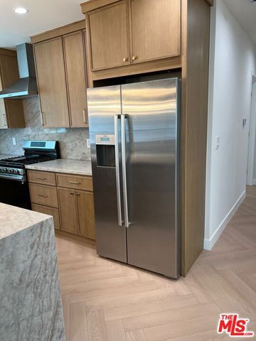 13338 Magnolia Boulevard, Sherman Oaks, CA 91423