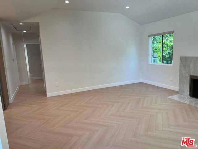 13338 Magnolia Boulevard, Sherman Oaks, CA 91423