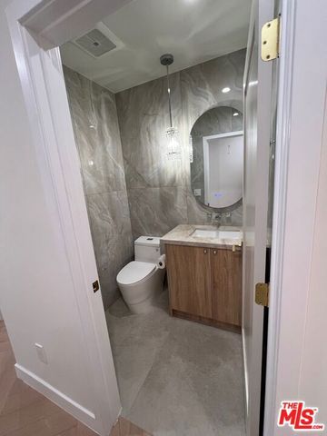 13338 Magnolia Boulevard, Sherman Oaks, CA 91423