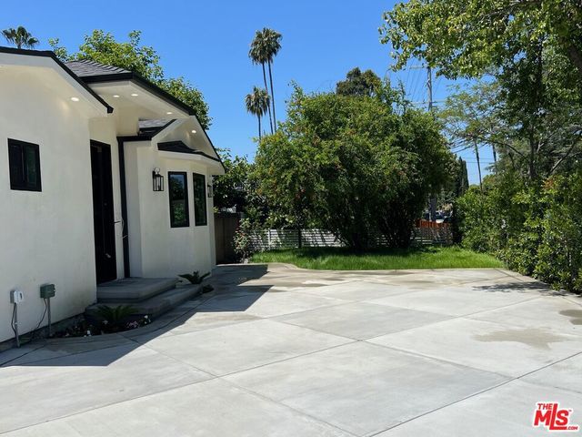 13338 Magnolia Boulevard, Sherman Oaks, CA 91423