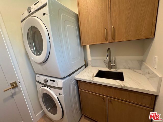 13338 Magnolia Boulevard, Sherman Oaks, CA 91423