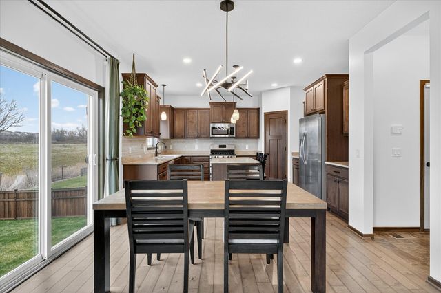 13918 Ashford Path, Rosemount, MN 55068