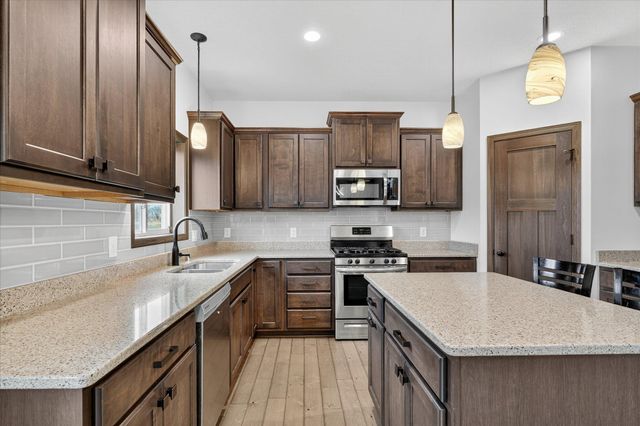 13918 Ashford Path, Rosemount, MN 55068