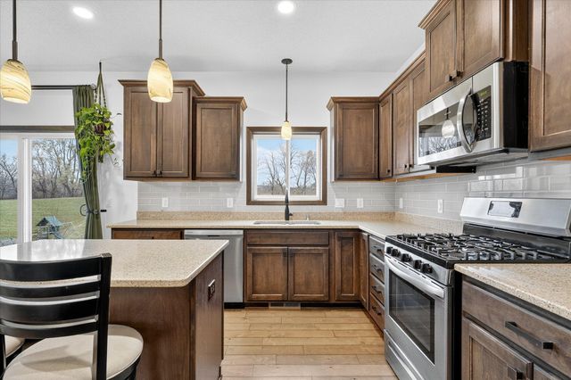 13918 Ashford Path, Rosemount, MN 55068