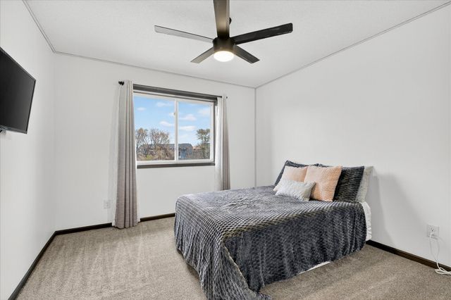 13918 Ashford Path, Rosemount, MN 55068