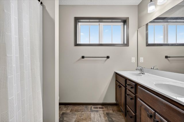 13918 Ashford Path, Rosemount, MN 55068