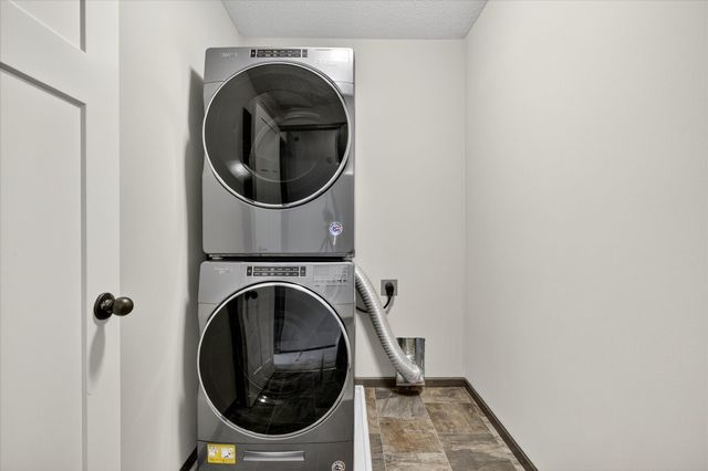 13918 Ashford Path, Rosemount, MN 55068