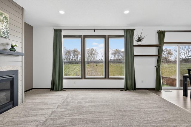 13918 Ashford Path, Rosemount, MN 55068