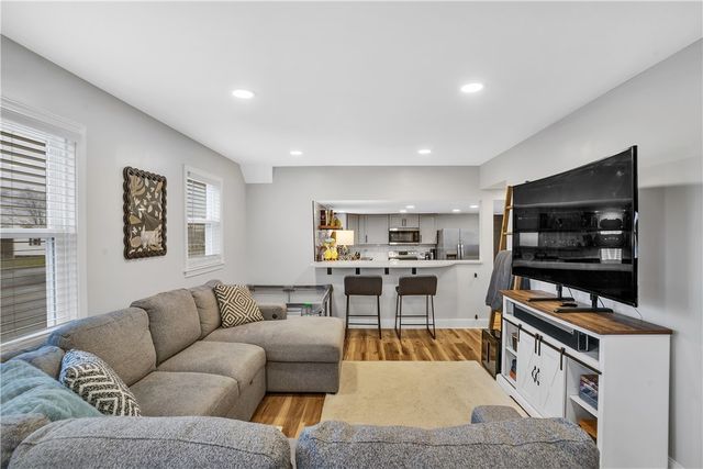 2012 Forge Dr, Aliquippa, PA 15001