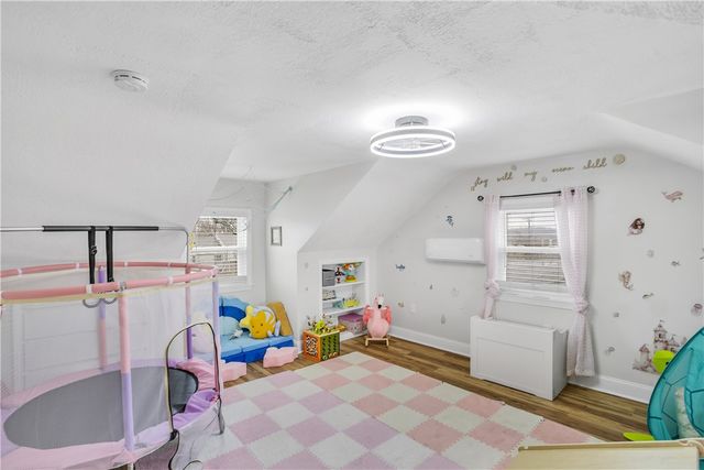 2012 Forge Dr, Aliquippa, PA 15001