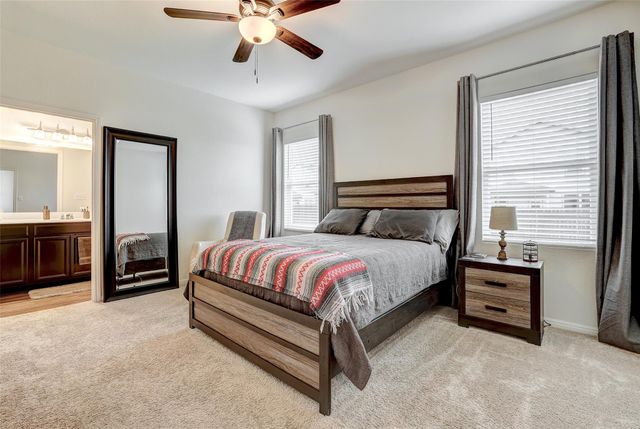 324 Bell Rings DR, Jarrell, TX 76537