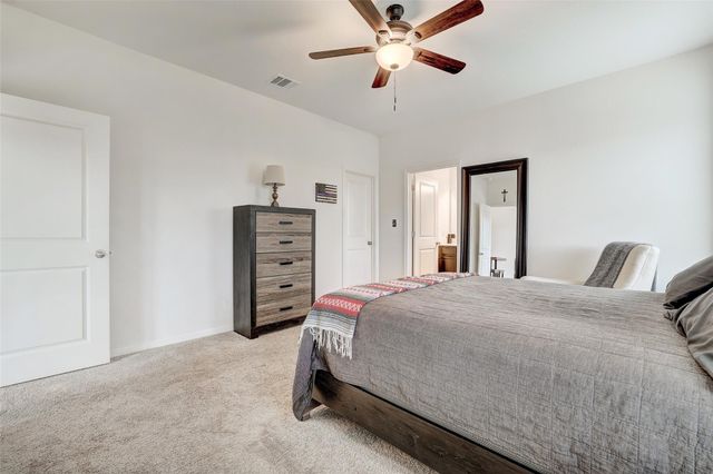 324 Bell Rings DR, Jarrell, TX 76537