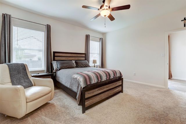 324 Bell Rings DR, Jarrell, TX 76537