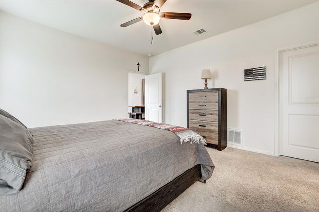 324 Bell Rings DR, Jarrell, TX 76537