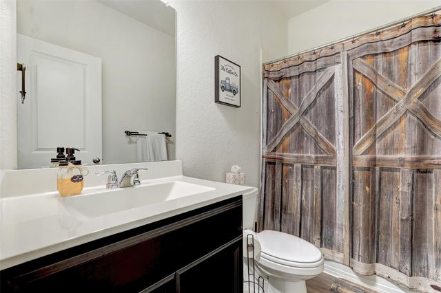 324 Bell Rings DR, Jarrell, TX 76537