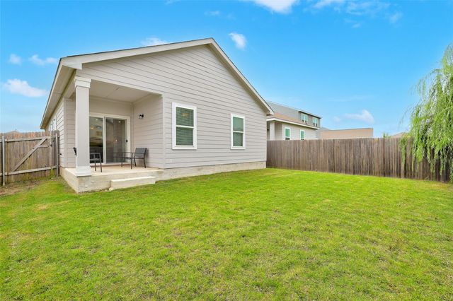 324 Bell Rings DR, Jarrell, TX 76537