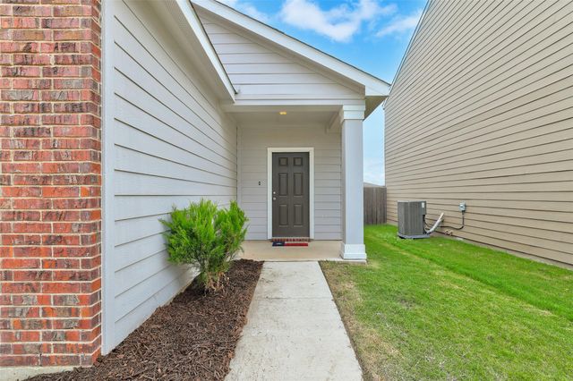324 Bell Rings DR, Jarrell, TX 76537