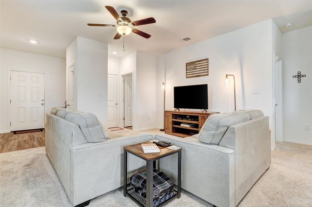 324 Bell Rings DR, Jarrell, TX 76537