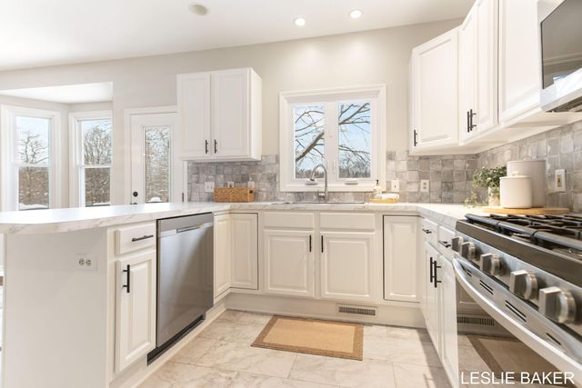 3534 41st Street, Heath Twp, MI 49419