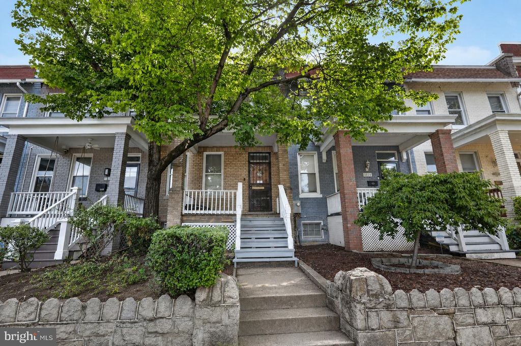 2217 2ND ST NW, Washington, DC 20001