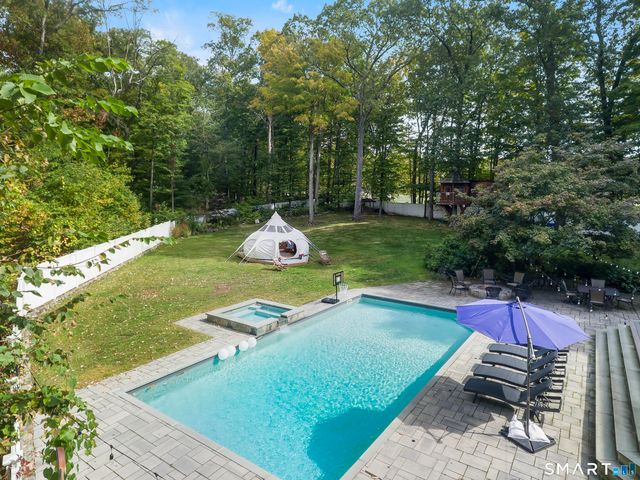 205 Weston Road, Weston, CT 06883