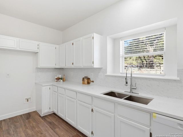 15422 Kid Run, San Antonio, TX 78232