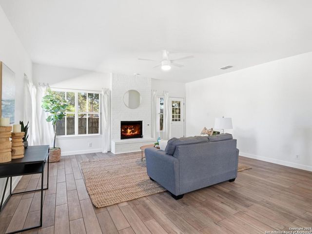 15422 Kid Run, San Antonio, TX 78232