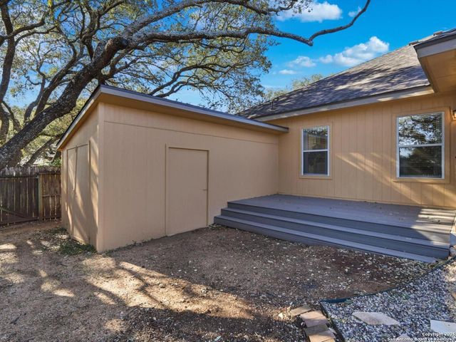 15422 Kid Run, San Antonio, TX 78232