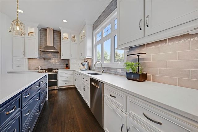 11573 S Roundtree Street, Olathe, KS 66061