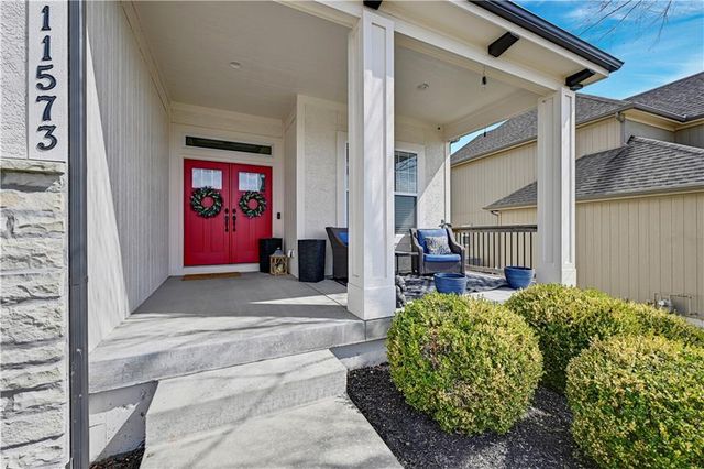 11573 S Roundtree Street, Olathe, KS 66061