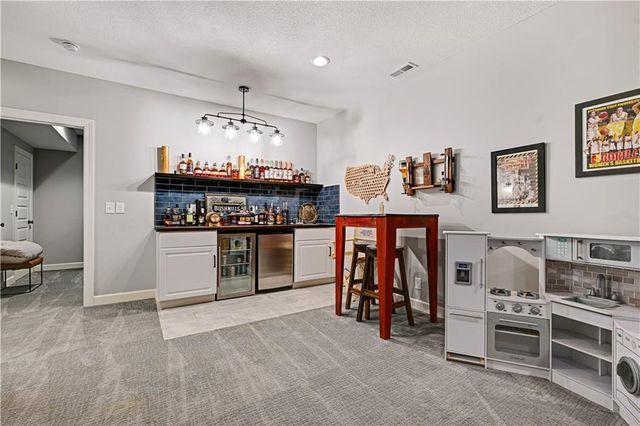 11573 S Roundtree Street, Olathe, KS 66061