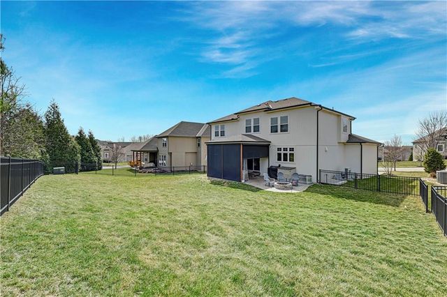 11573 S Roundtree Street, Olathe, KS 66061