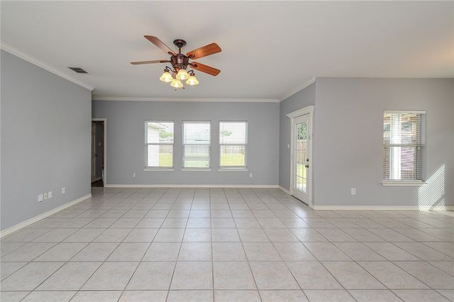 2318 Luzius Dr, Corpus Christi, TX 78418