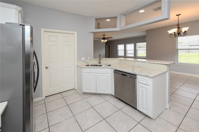 2318 Luzius Dr, Corpus Christi, TX 78418