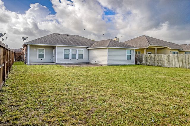 2318 Luzius Dr, Corpus Christi, TX 78418