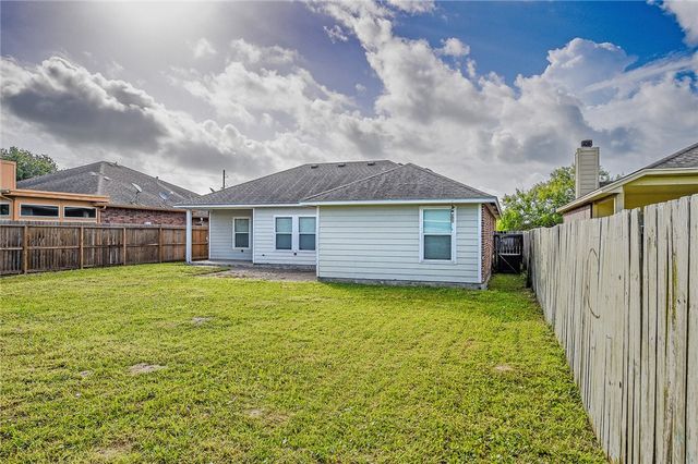 2318 Luzius Dr, Corpus Christi, TX 78418