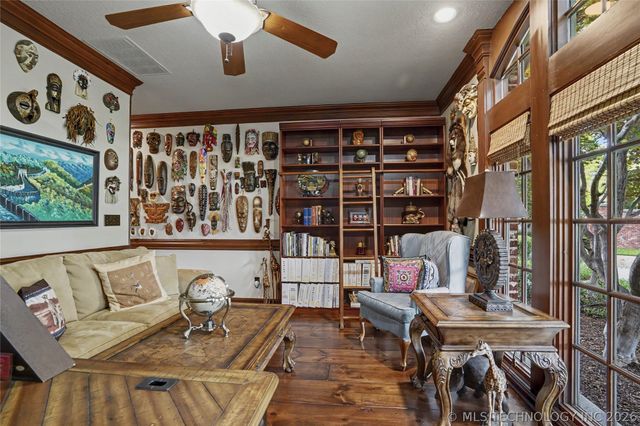 10106 S Maplewood Avenue, Tulsa, OK 74137