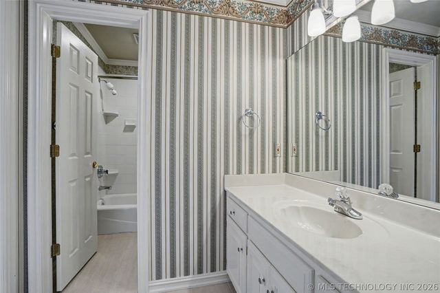 10106 S Maplewood Avenue, Tulsa, OK 74137