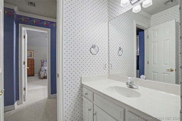 10106 S Maplewood Avenue, Tulsa, OK 74137