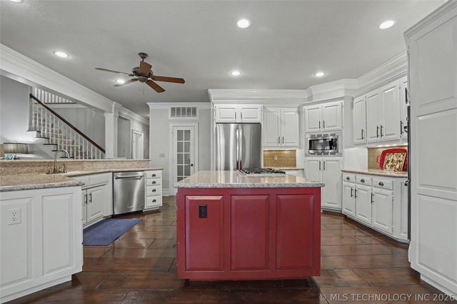 10106 S Maplewood Avenue, Tulsa, OK 74137