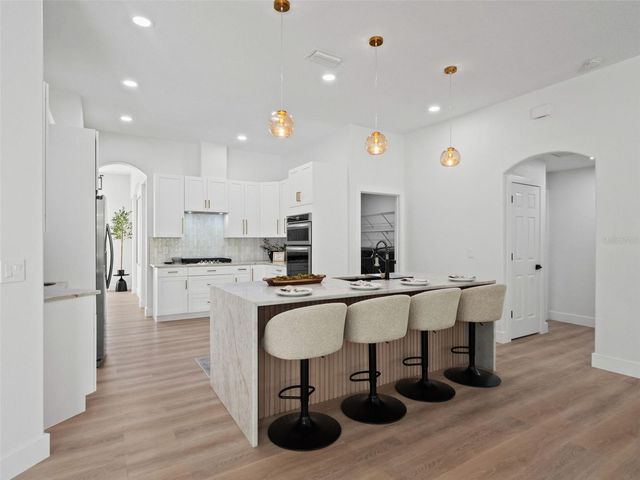 6111 HERONCREST COURT, Lithia, FL 33547